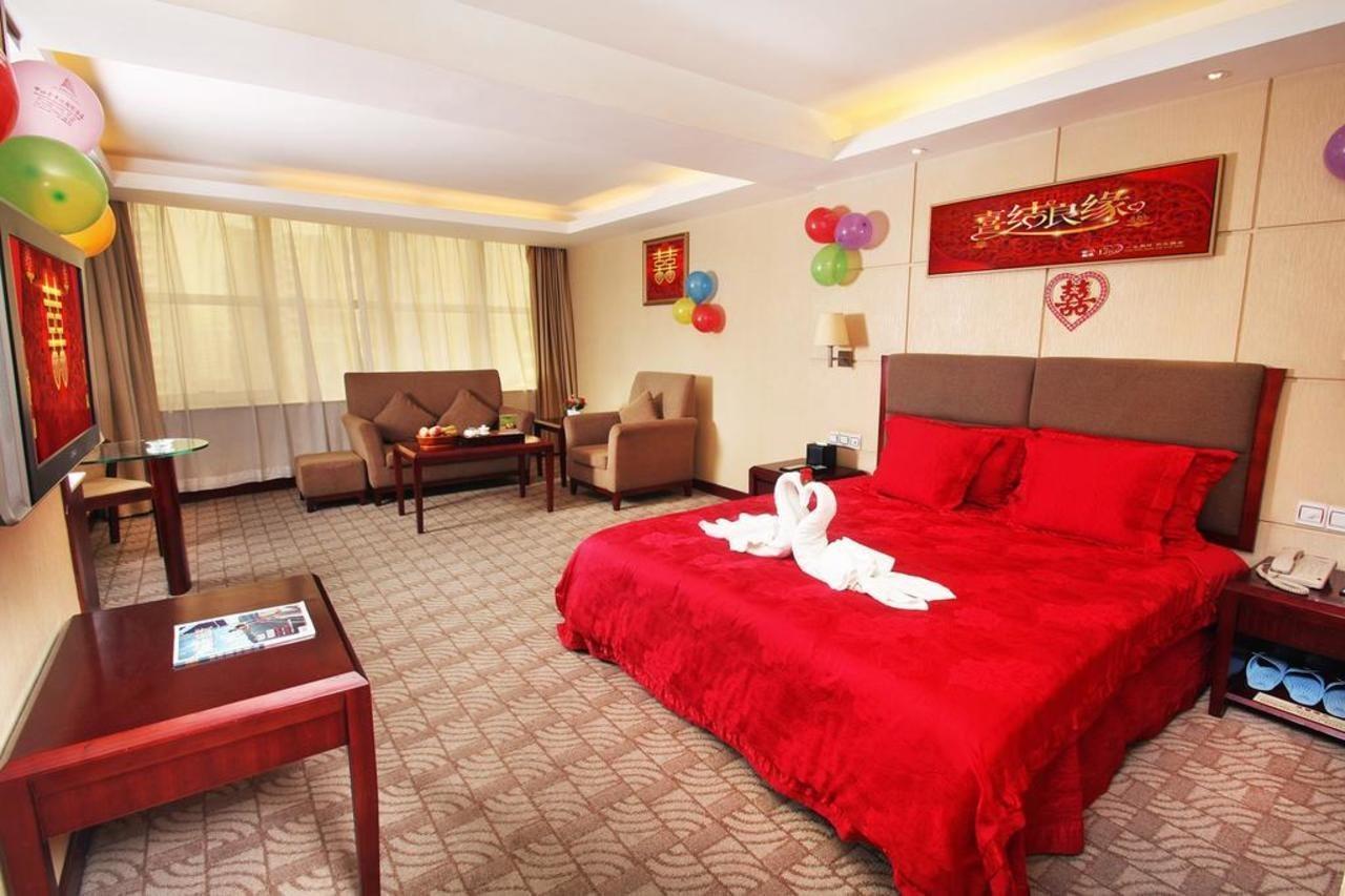 Huizhou Jinhuayue International Hotel Exterior photo