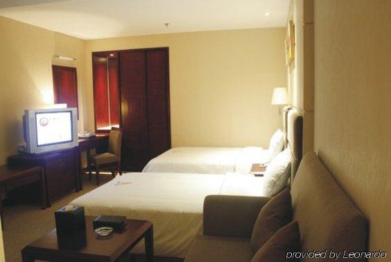 Huizhou Jinhuayue International Hotel Room photo