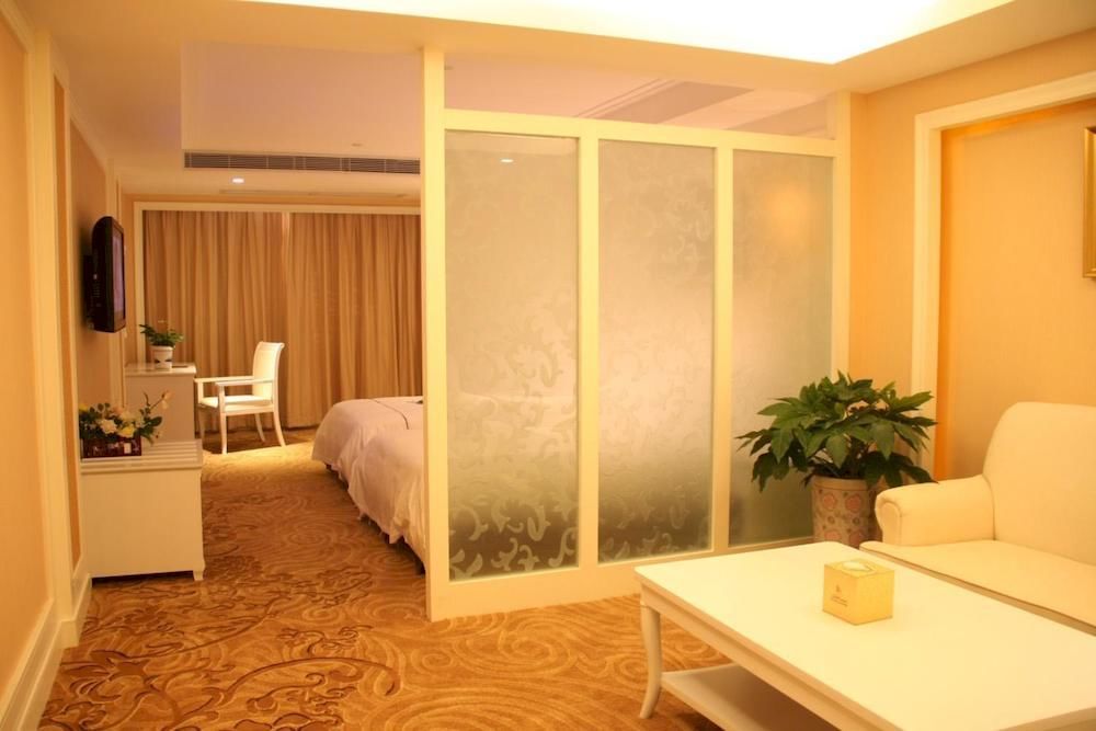 Huizhou Jinhuayue International Hotel Exterior photo