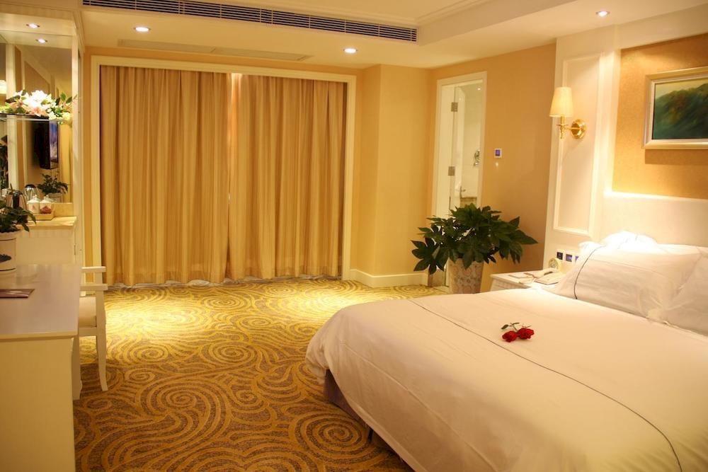 Huizhou Jinhuayue International Hotel Exterior photo
