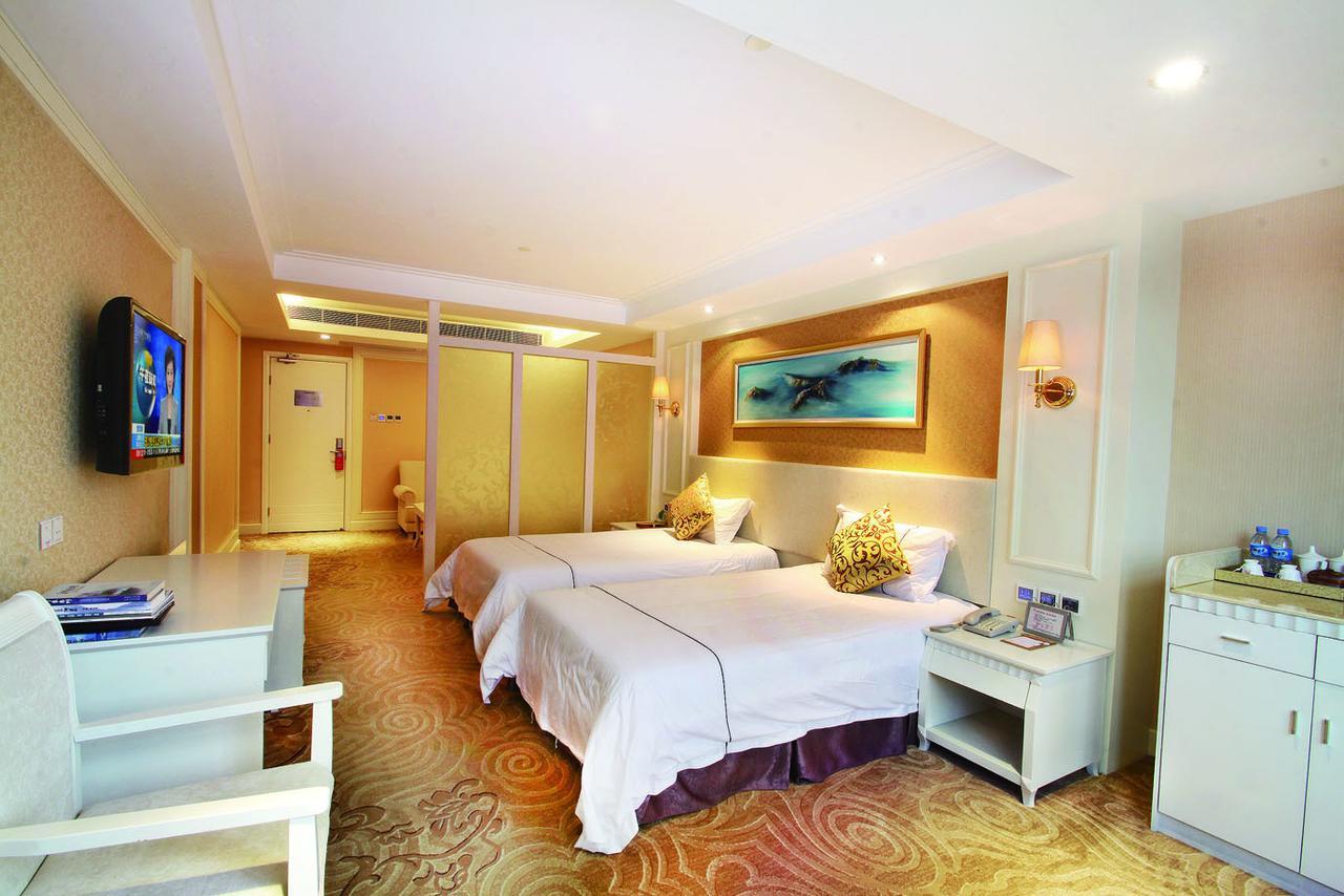 Huizhou Jinhuayue International Hotel Exterior photo